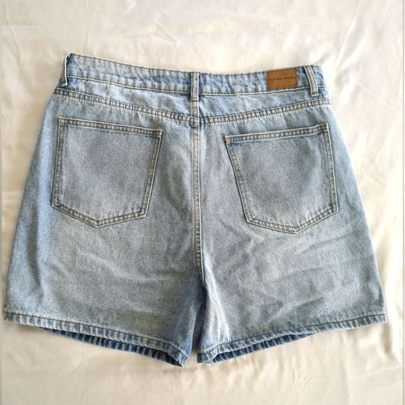 NWT Flying Angel Blue Denim Asymmetrical Zip Shorts Size 17 / 18 - Picture 3 of 9